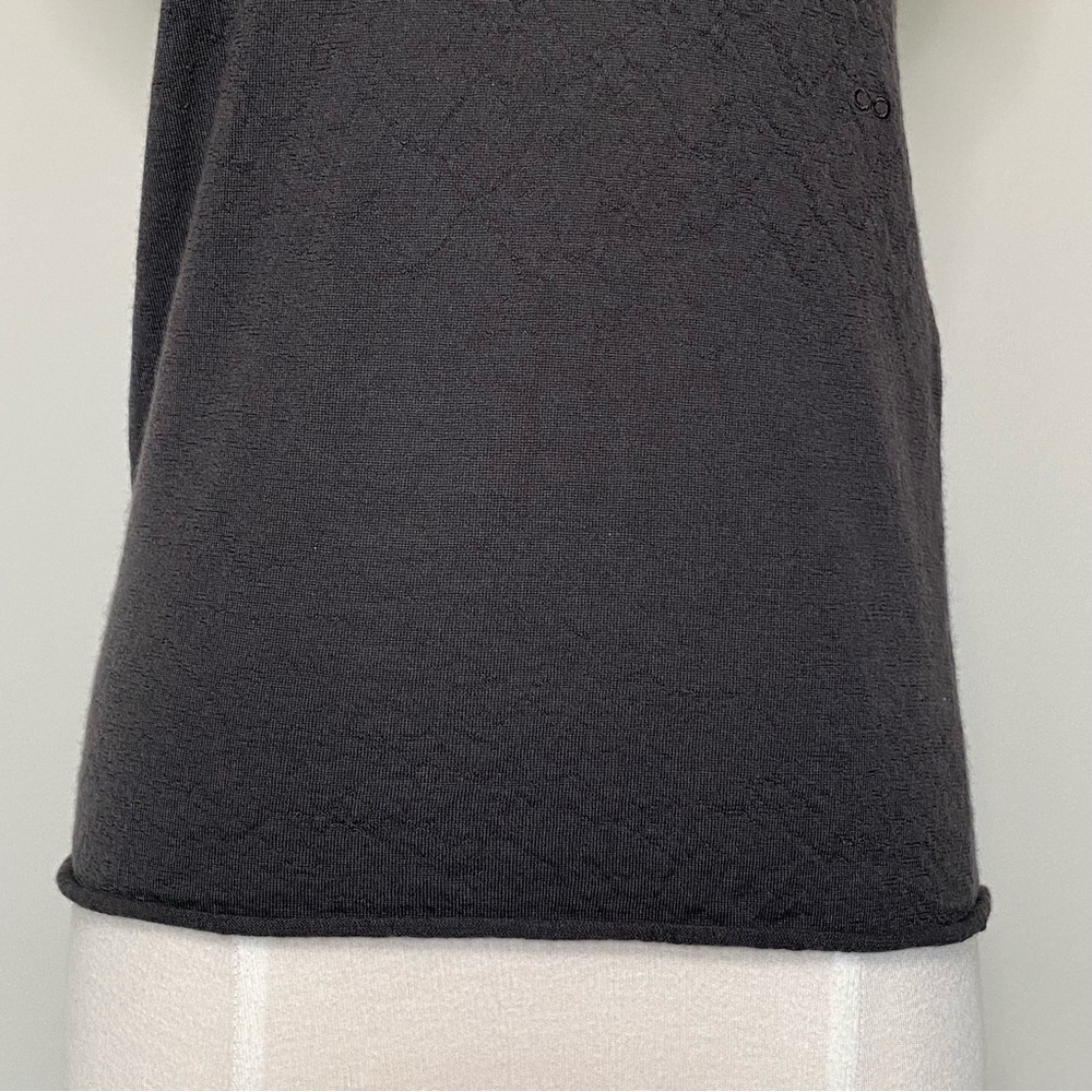 Sminfinity Short Sleeved Textured Gray Wool Sweater Tee, Small - Picture 2 of 13